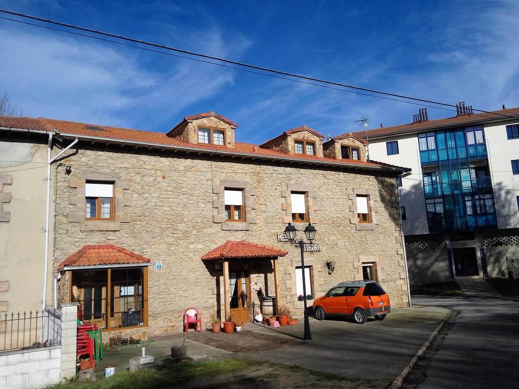 Hotel Rural La Piedra Arija Exterior photo